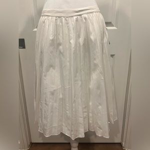 NWT Hilfiger Silk Pleated White Skirt Side Zip Size 4